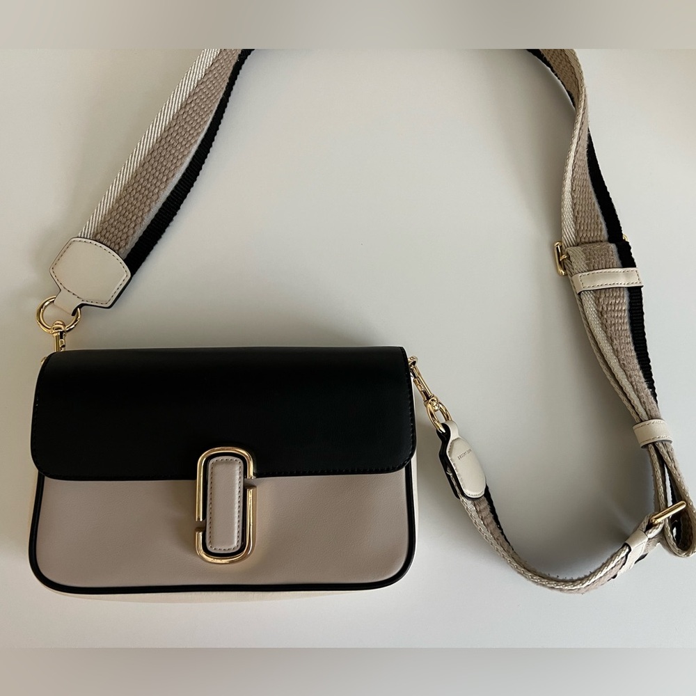 Marc Jacobs The J Marc Shoulder Bag (Greige Multi)